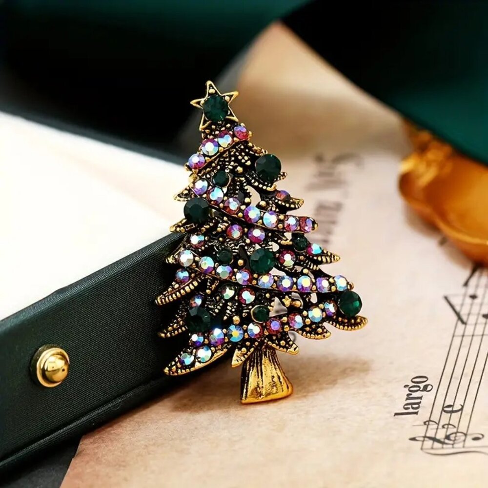 Vintage Vibe Luxury Rhinestone Vibrant Christmas Tree Brooch Pin Gift 🎁🎄❣️